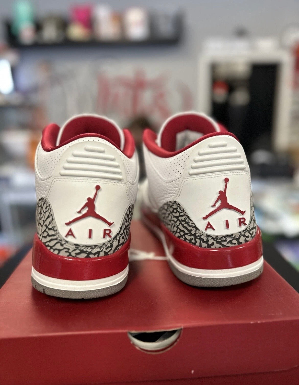 Jordan 3 Retro Mid Cardinal