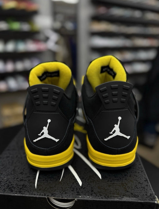 Air Jordan 4 Retro Mid Thunder