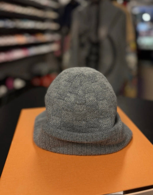 Louis Vuitton Mens Grey Beanie Damier Print 100% Authentic Quick Ship W Box