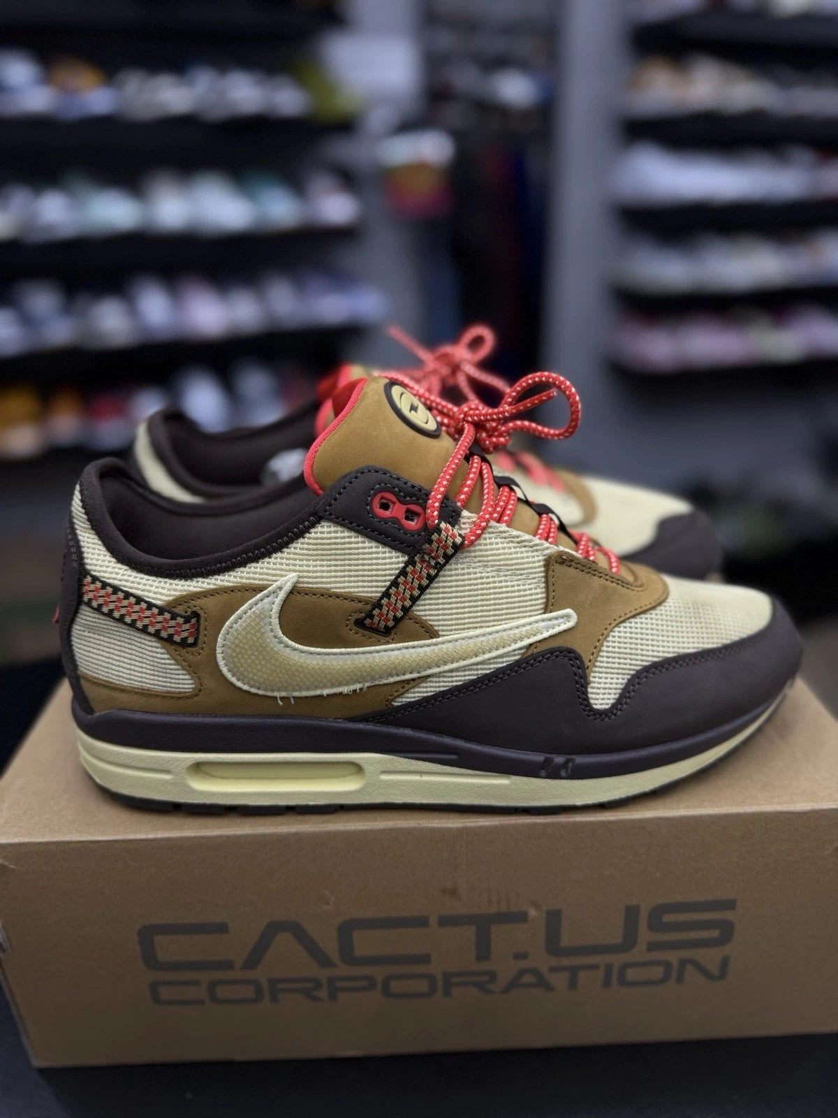 Nike Air Max 1 x Travis Scott Low Baroque Brown