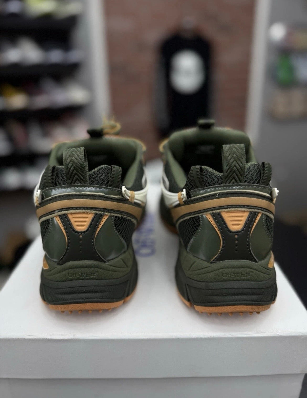 OFF-WHITE Be Right Back Sneaker Green