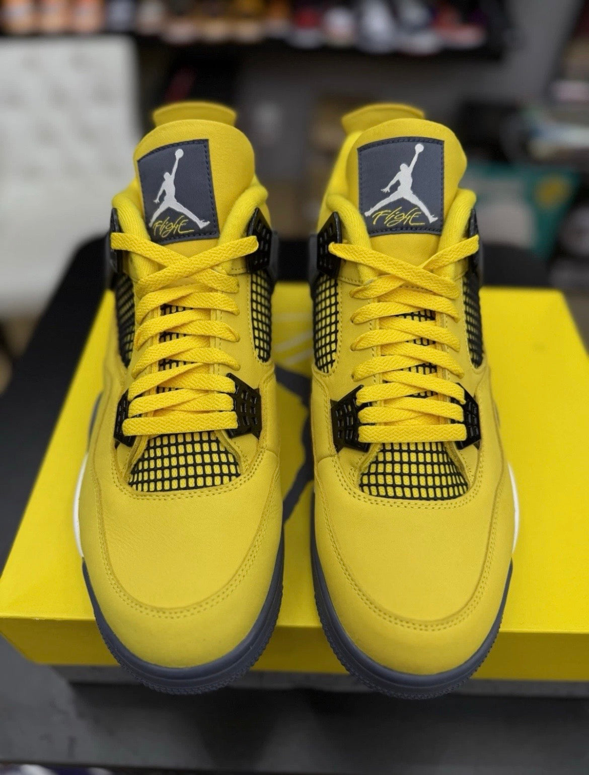 Air Jordan 4 Retro Mid Lightning