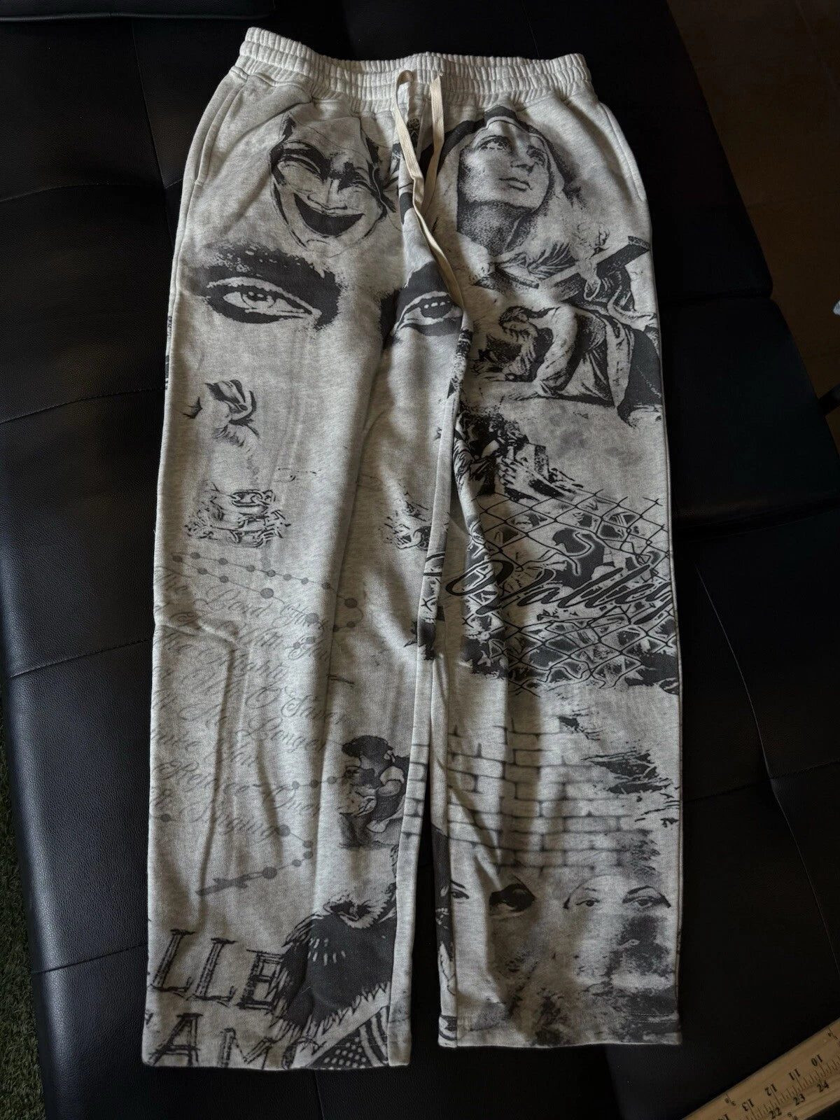 Vale lives Valley Track White Mural Drawstring Sweatpants