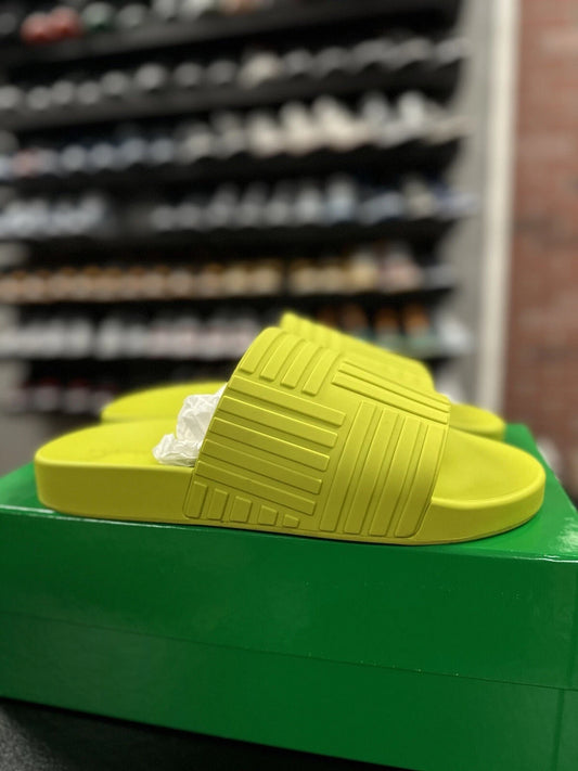Bottega Veneta Patterned Rubber Slide Sandals Kiwi