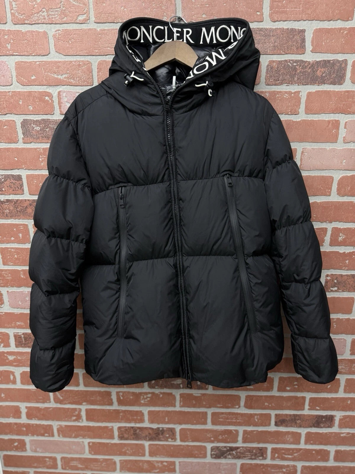 Moncler Montcla Logo Short Goose Down Filled Puffer Jacket Black