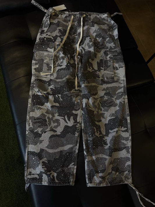 Vale Forever Crystal Camo White Cargos Size