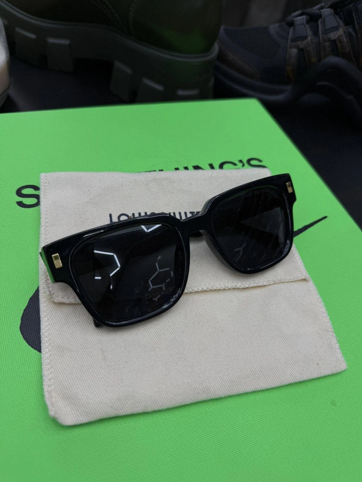Louis Vuitton Men’s Sunglasses Black