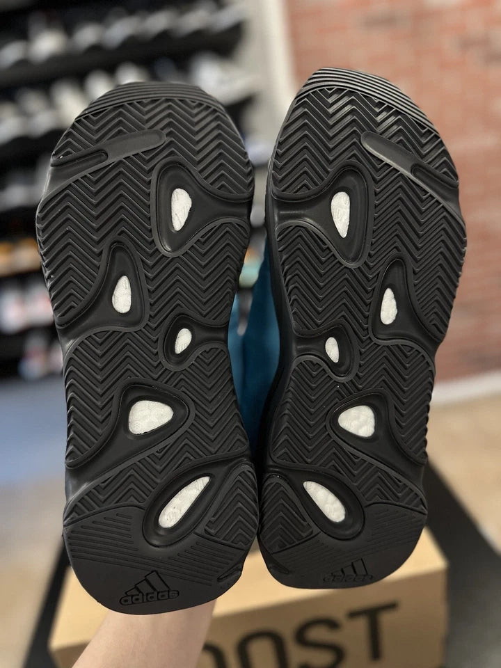 Yzy Boost 700 MNVN Bright Cyan