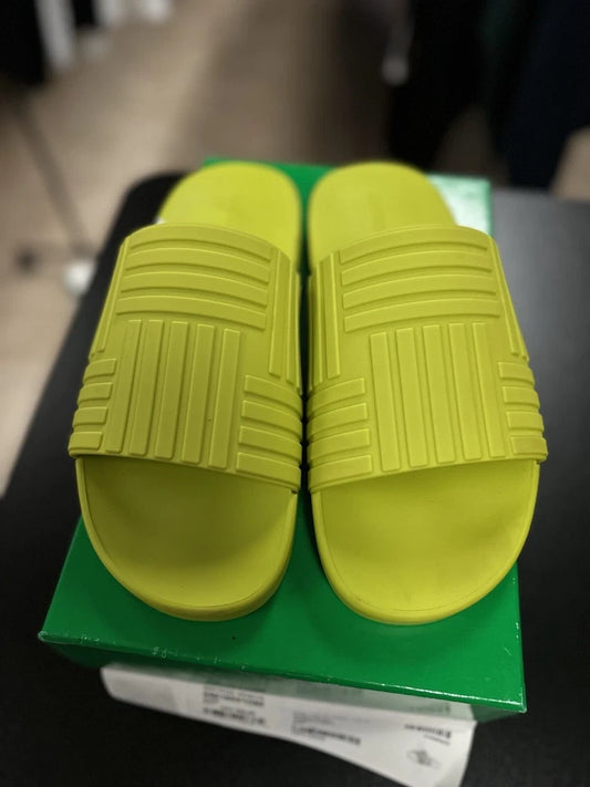 Bottega Veneta Patterned Rubber Slide Sandals Kiwi